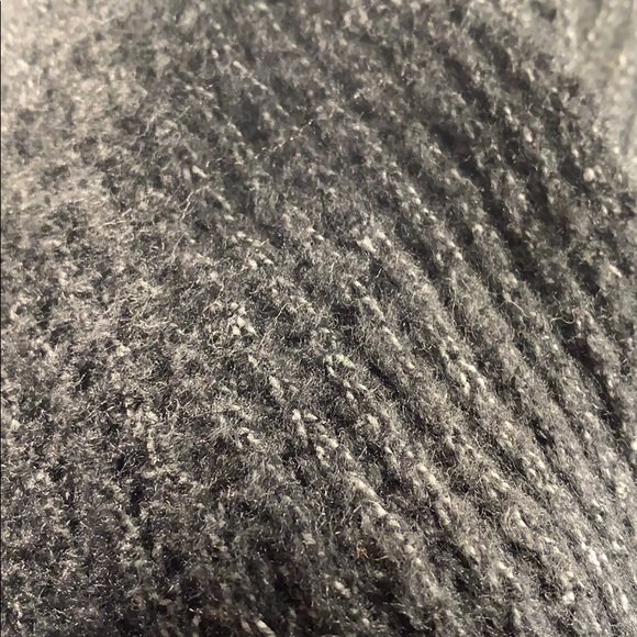 Sonoma scarf for winter with noodle fringe - Picture 5 of 7